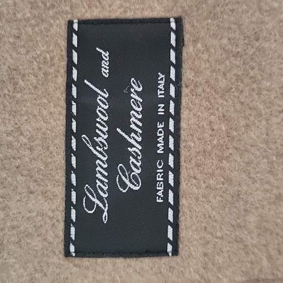 Vintage Lambswool and Cashmere Blend Coat with Fox Fur Collar - Picture 7 of 14